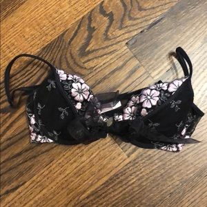 Vintage Victoria secret embroidered flower bra